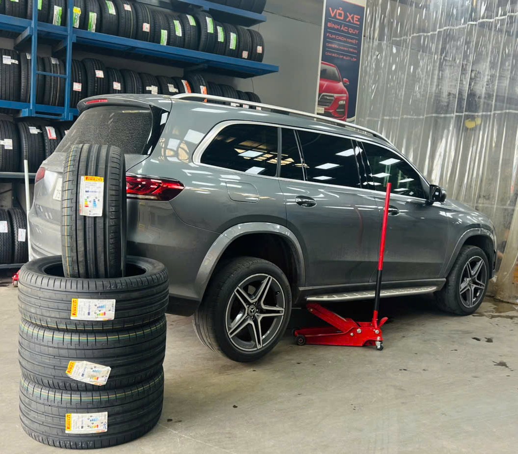 Thay lốp xe SUV cỡ lớn