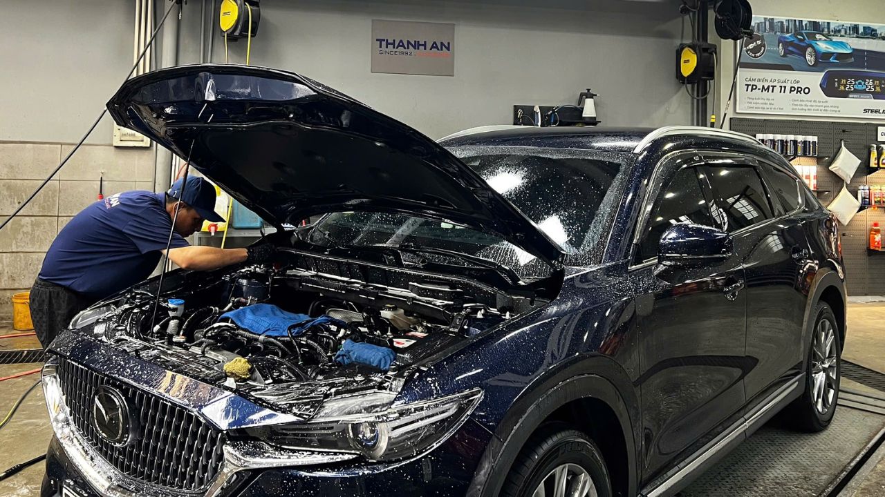 Khoang máy là hạng mục cần kiểm tra ngay sau khi ô tô đi qua đường ngập