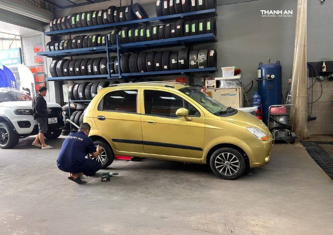 chevrolet-spark-thay-4-lop-maxxis-165-65r13-map5 (1)