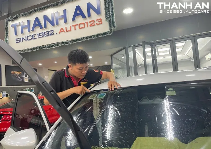 Dán Phim Cách Nhiệt Ô Tô Tại Nhà Bè: Chính hãng, Chuyên nghiệp