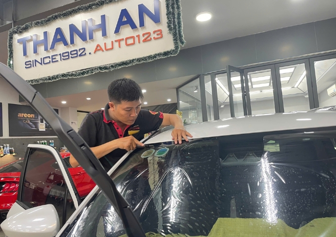 Phim cách nhiệt bảo vệ nội thất da xe ô tô không bị bạc màu