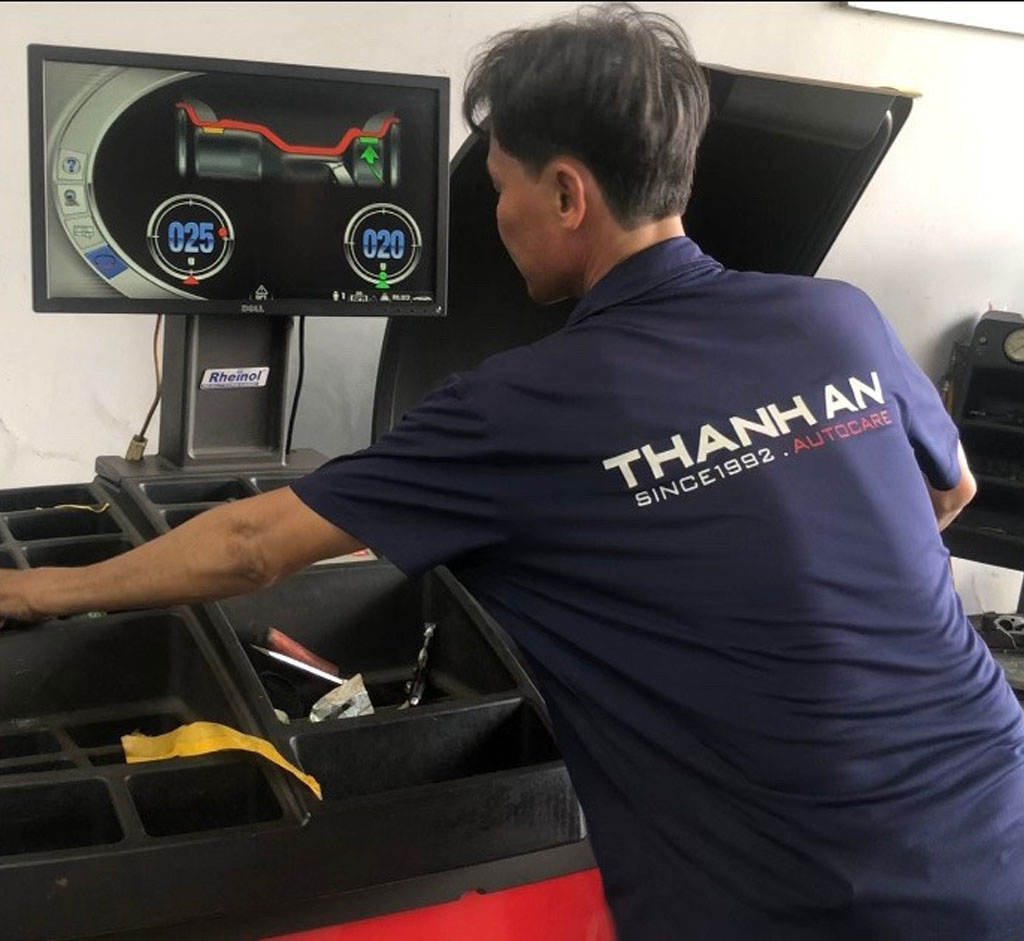 Cân bằng động lốp ô tô tại Thanh An Autocare