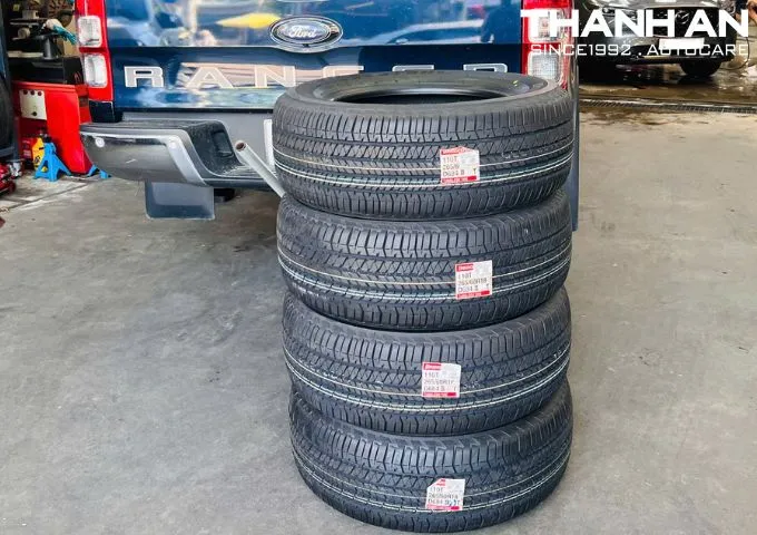 Hình ảnh bốn lốp Bridgestone 265/60R18 Dueler H/T 684 Thái Lan cho xe SUV