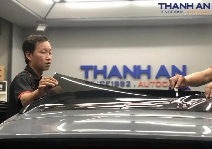 Dịch vụ dán phim cách nhiệt xe hơi chất lương chính hãng quận Thủ Đức