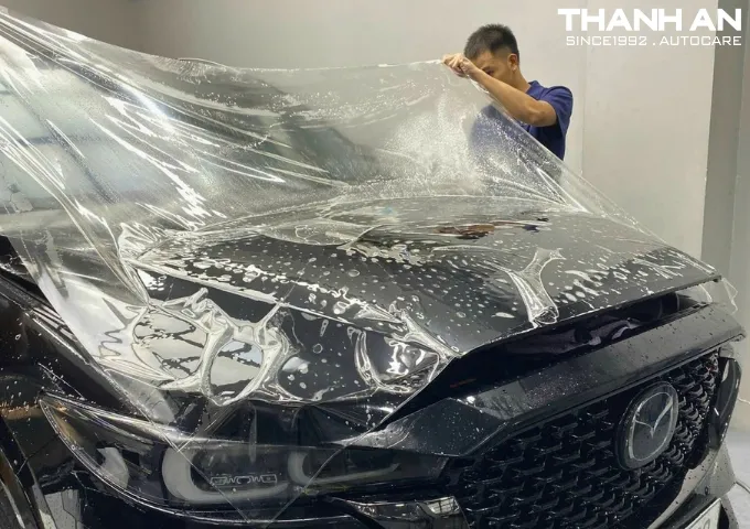 Dán PPF xe ô tô giúp hạn chế trầy xước và giữ màu sơn lâu bền.