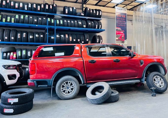 Giá lốp xe bán tải Ford Ranger