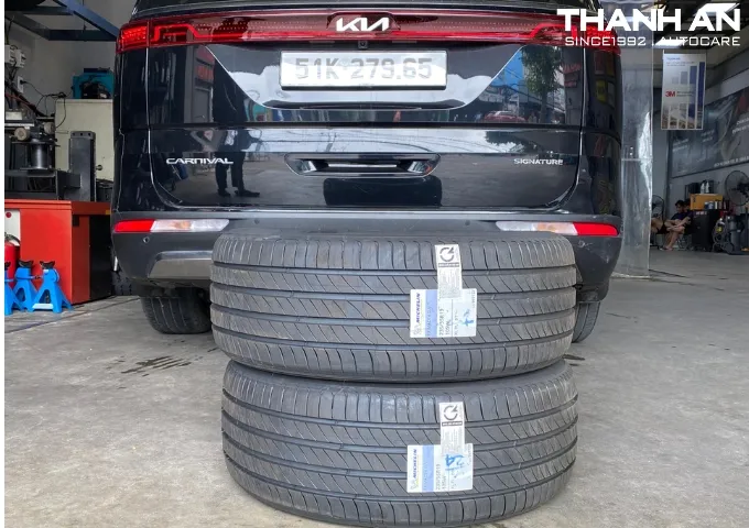 Lốp michelin 235 55r19 là lốp theo xe của kia carnival