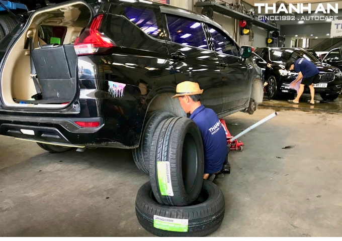 Thay 2 lốp Bridgestone 205/55R16 Ecopia ER150 tại quận 7