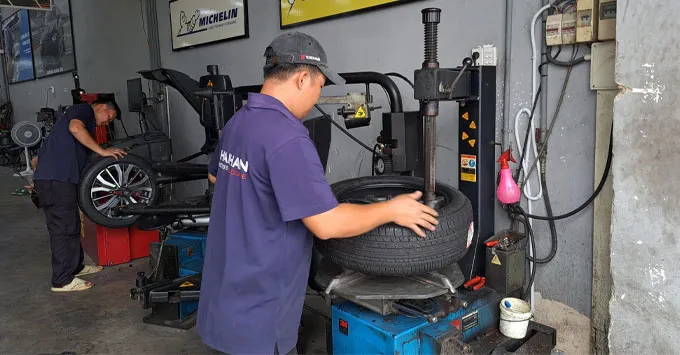 Lốp ô tô không săm