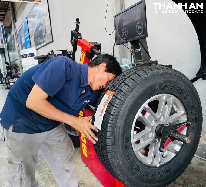 Giá lốp xe Ford Ranger 265/70R18