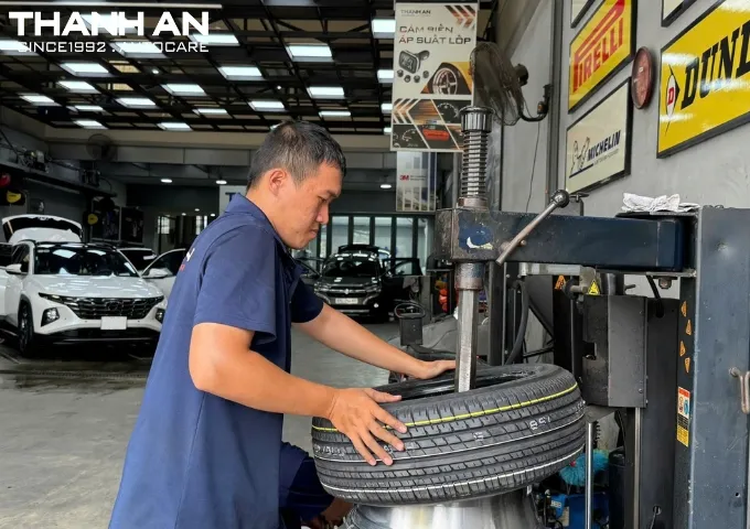 Lốp xe ô tô chất lượng cao, bền bỉ và an toàn cho mọi loại xe