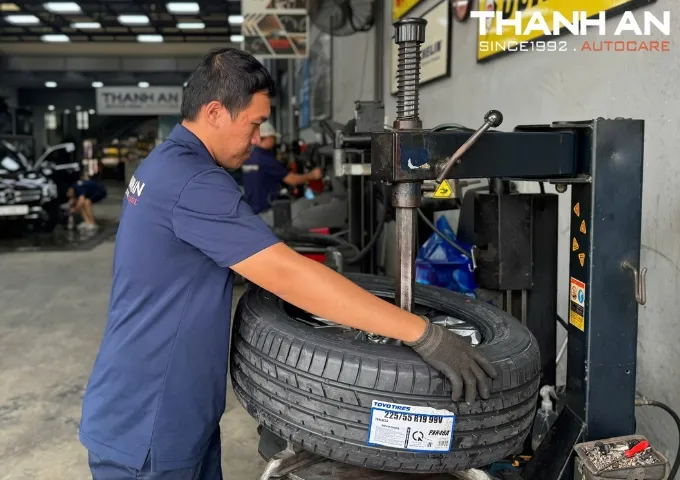 Lựa chọn lốp xe ô tô phù hợp giúp lái xe an toàn trong mọi điều kiện thời tiết