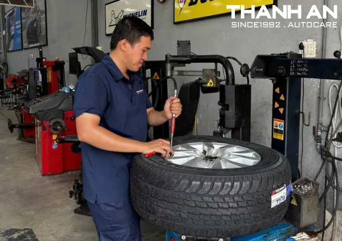 Quy trình thay lốp Toyota Land Cruiser tại xưởng dịch vụ chuyên nghiệp