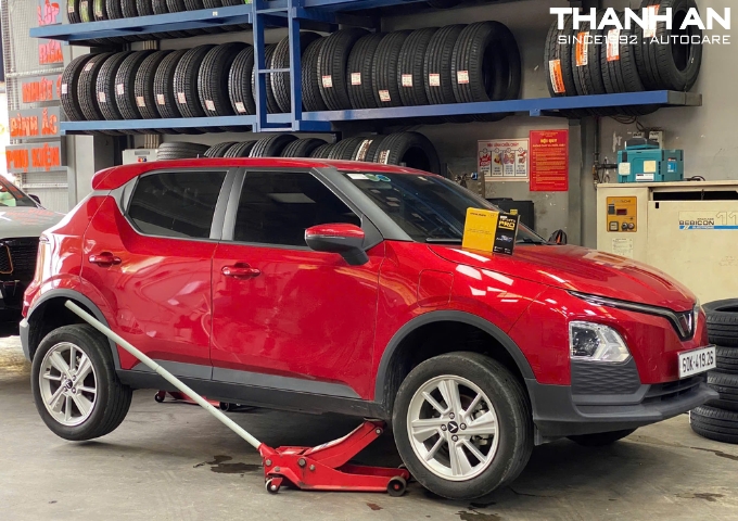 Lốp xe VF 5 chính hãng