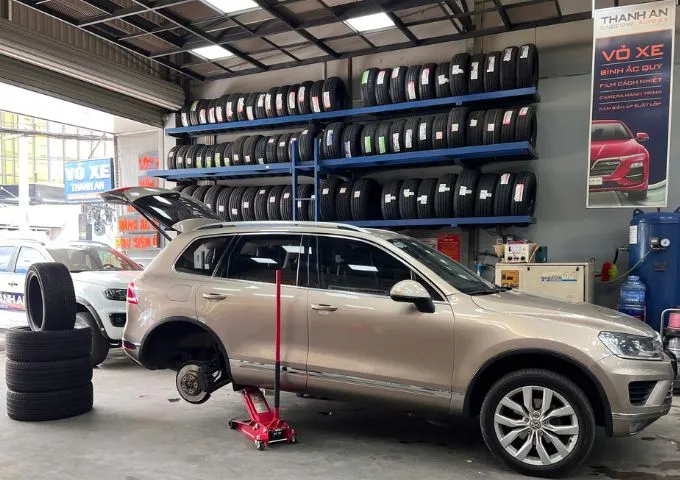 Lốp Volkswagen Touareg vận h&agrave;nh &ecirc;m &aacute;i v&agrave; ổn định