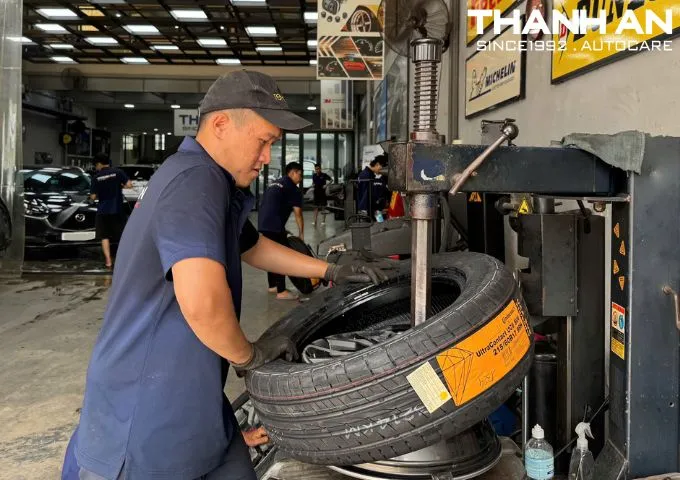 Thay Lốp Continental giúp duy trì hiệu suất và tuổi thọ của xe trong suốt quá trình sử dụng.