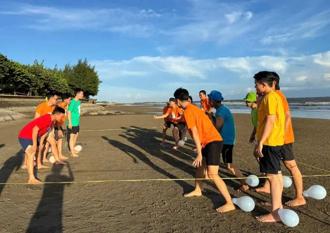 Chiều: Teambuilding sôi động tại biển
