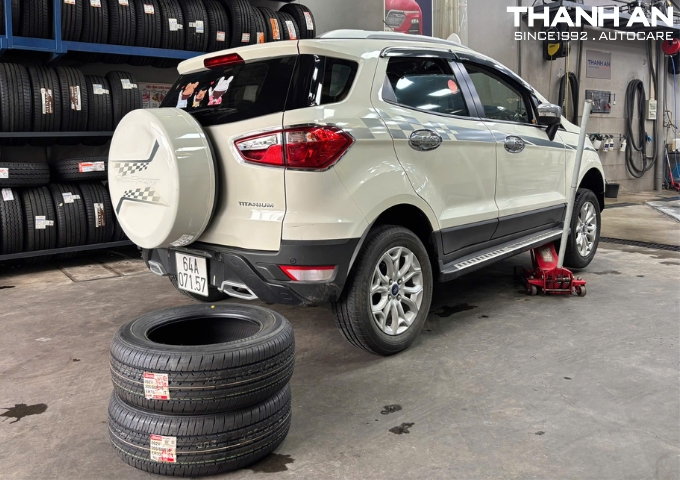 Thay 2 lốp Bridgestone 205/60R16 Turanza ER33 tại quận 7