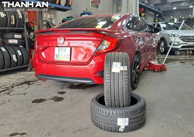 Khách hàng thay 2 lốp Michelin 235/40R18 Pilot Sport 5 Châu Âu/ Thái Lan Cho xe Honda Civic tại quận 7