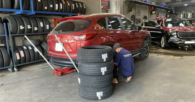 Thay vỏ lốp Michelin 225/55R19 Primacy SUV Thái Lan cho Mazda tại Thanh An Autocare quận 7