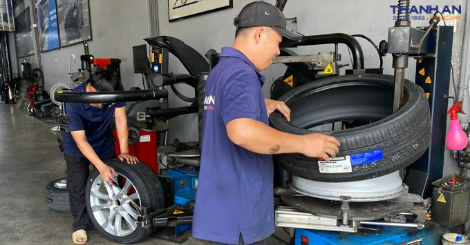Thay lốp xe Yokohama cho Mazda 6 chính hãng tại Thanh An Autocare quận 7