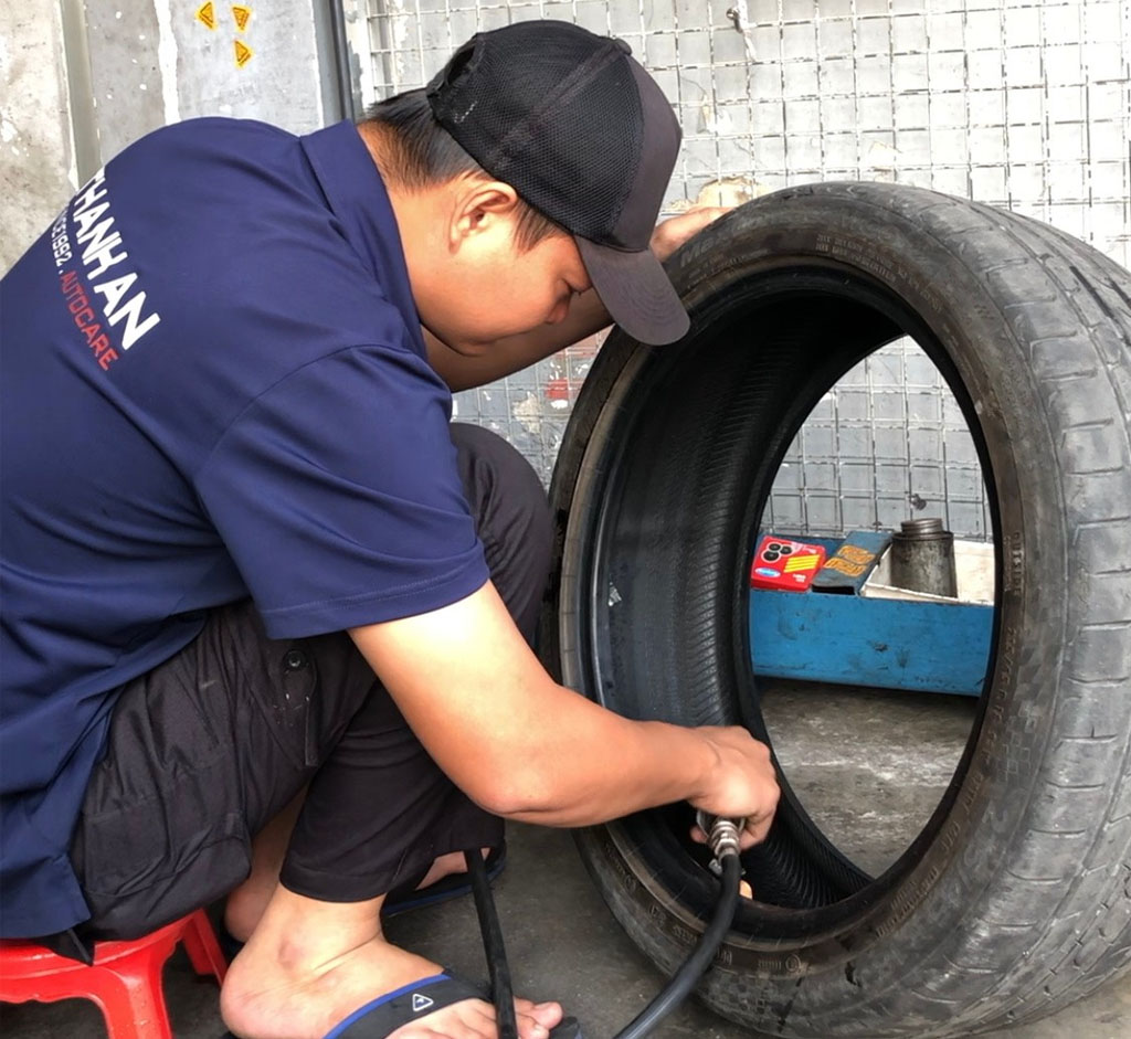 Cứu hộ vá lốp xe ô tô quận 7 tại Thanh An Autocare
