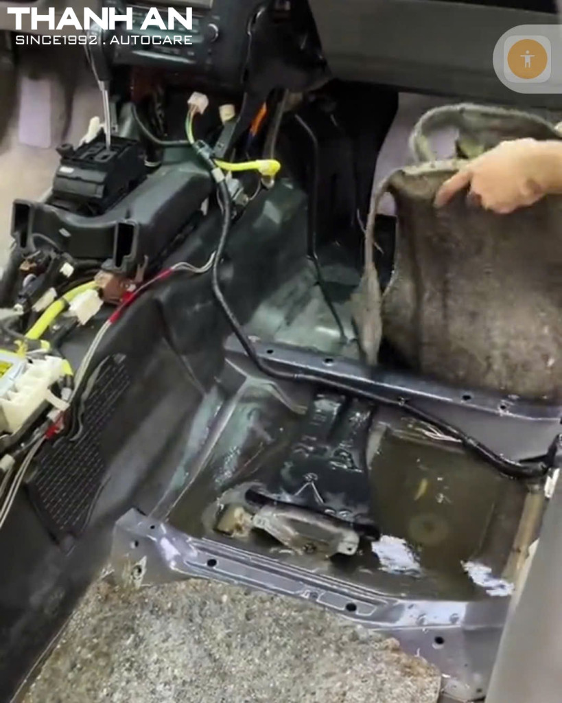 Mức độ nguy hiểm & dấu hiệu nhận biết xe bị ngập nước