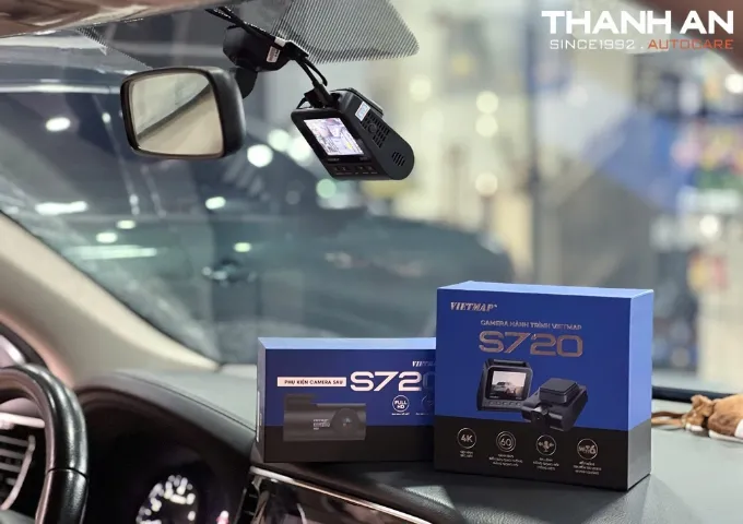 Hình ảnh camera hành trình Vietmap S720 đã được lắp đặt