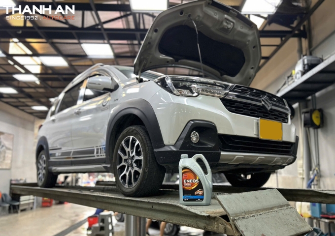 Suzuki XL7 thay nhớt eneos 10w40 tại gara