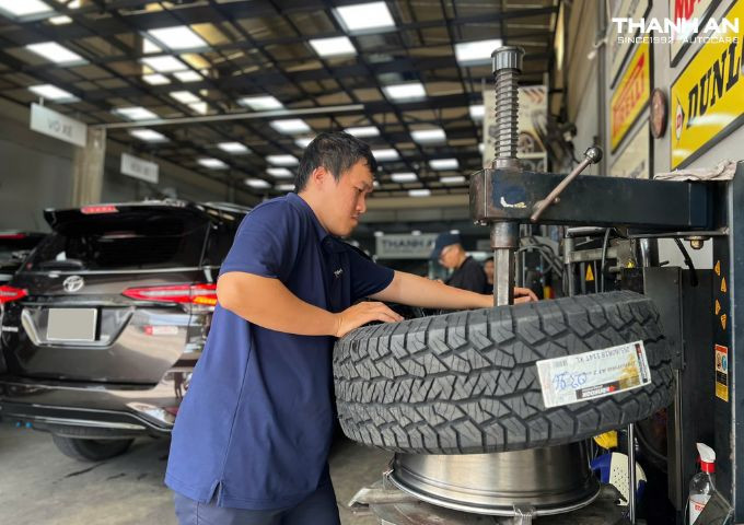 ford-ranger-thay-4-lop-hankook-265-60r18-rf12 (1)