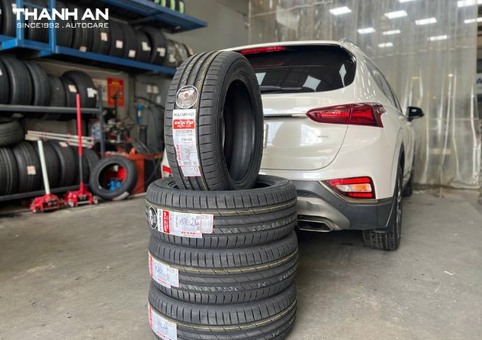 hyundai-santafe-thay-lop-kumho-235-55r19-hp71