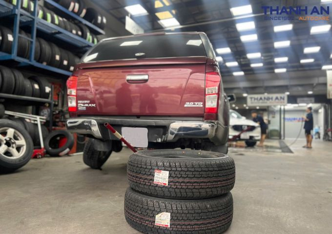 isuzu-dmax-thay-2-lop-bridgestone-255-65r17