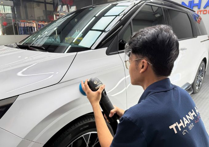Đánh bóng xe ô tô là gì? Phân biệt Polish, Compound và Wax