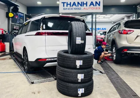 Lốp xe carnival chinh hang