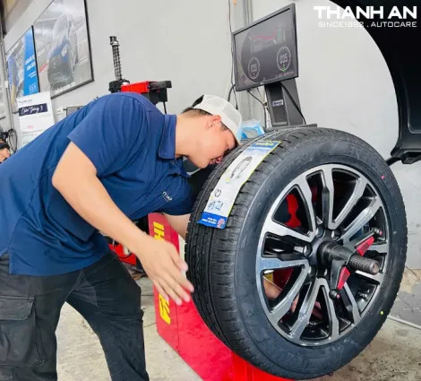 Lốp xe ford everest bom bao nhieu kg