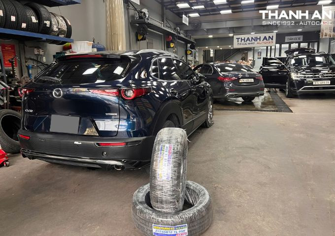 mazda-cx30-thay-2-lop-kenda-215-55r18-kr205