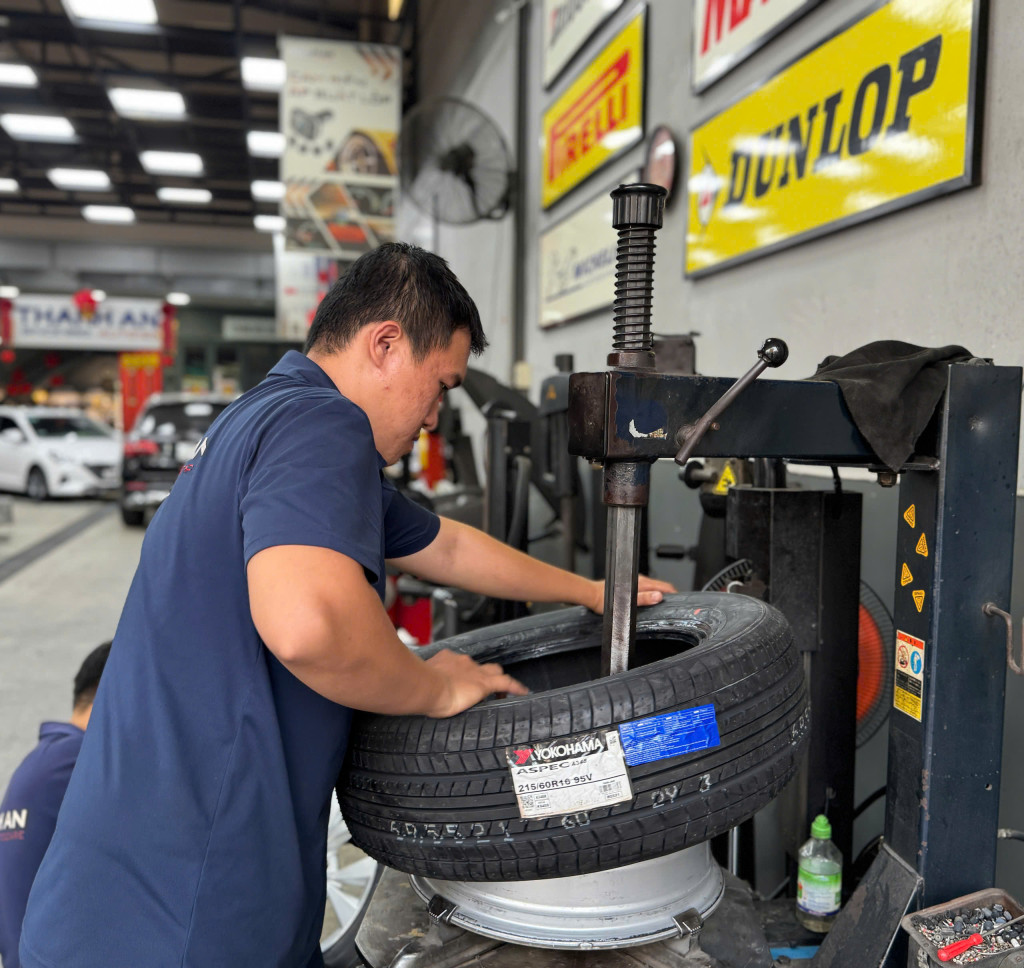 MG ZS vỏ xe Yokohama 215-60R16 ESPEC A348 9 (3)