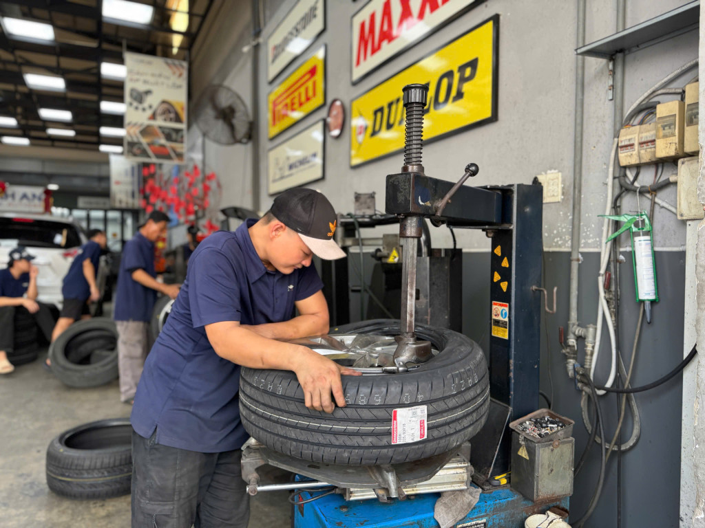 Nissan Xtrail Lốp Bridgestone 225-60R18 Alenza 001 Nhật Bản 7 (1)