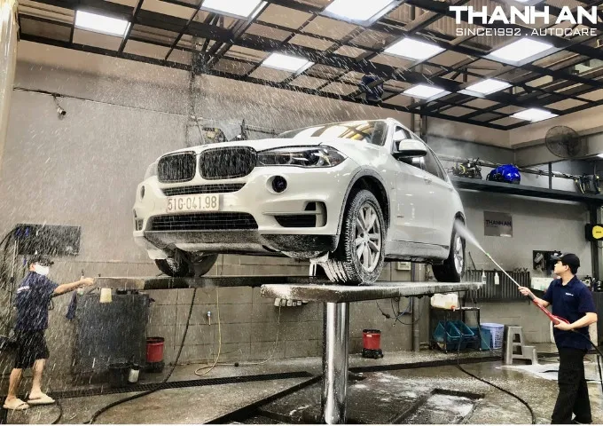 Rửa xe ô tô quận 5: Nhanh chóng, Giá rẻ, Chuyên nghiệp