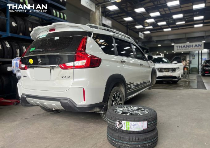 suzuki-xl7-thay-2-lop-kumho-195-60r16