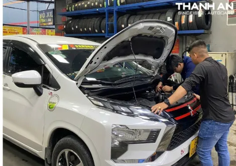 thay binh ac quy Enimac 44B20L Mitsubishi Xpander
