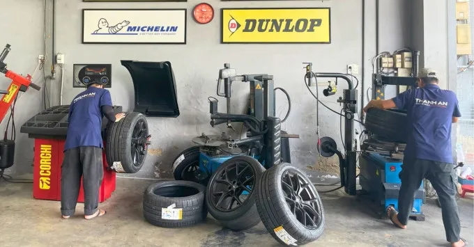 Thay Lốp Xe Ô Tô Cần Giờ - Nhanh Chóng, Giá Tốt, Chuyên Nghiệp