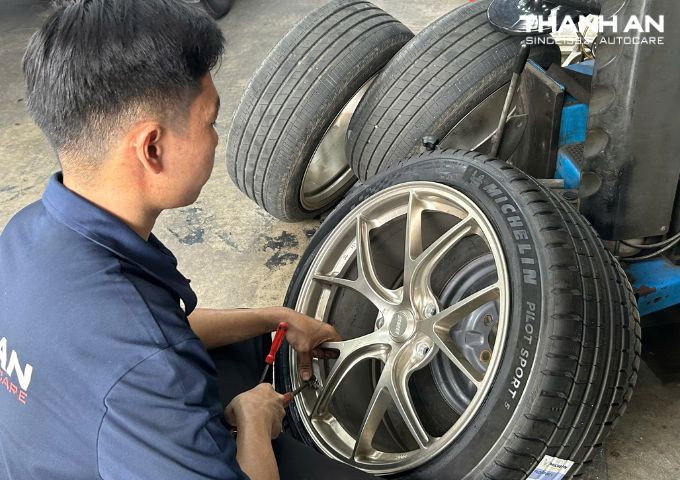 thay-vo-tan-noi-mazda-3-4-lop-michelin-225-45r18-pilot-sport-5 (2)