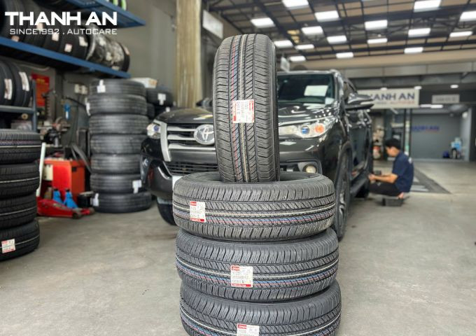 toyota-fortuner-thay-4-lop-bridgestone-265-65r17