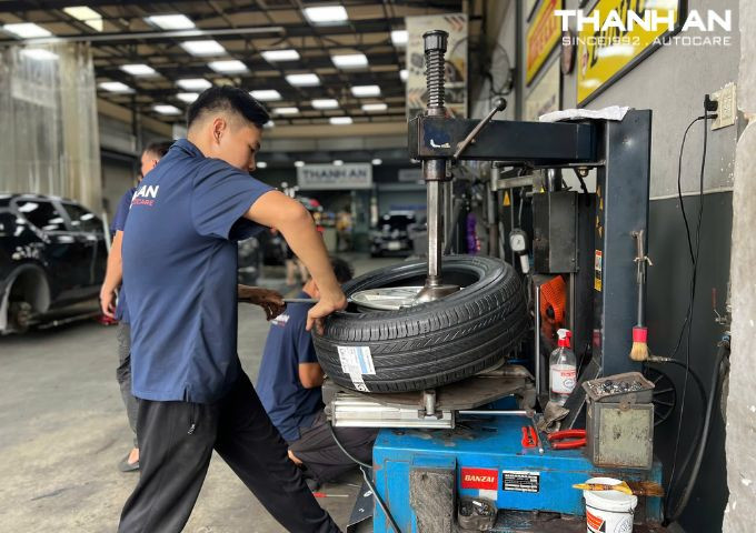 vinfast-vf5-thay-4-vo-michelin-205-55r17-primacy-5 (2)