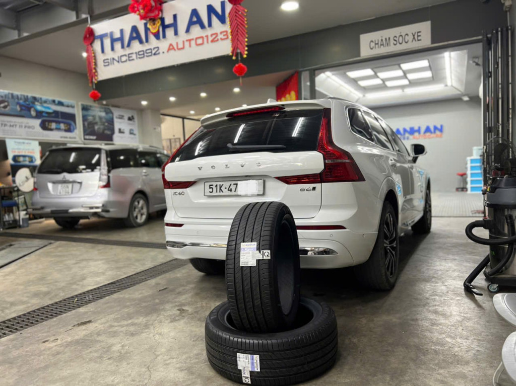 Xe sang Volvo XC60 thay vỏ xe Michelin 235/55r19 giúp giảm thiểu tiếng ồn hiệu quả tại gara Thanh An