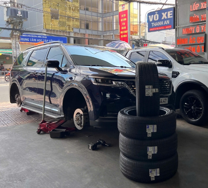 carnival-lop-michelin-235-55r19-thanh-an-autocare