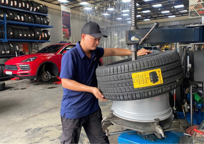 thay-2-lop-pirelli-275-45r20-scorpion-all-season-plus3-mexico-cho-xe-porsche-cayenne-quan-7-tphcm