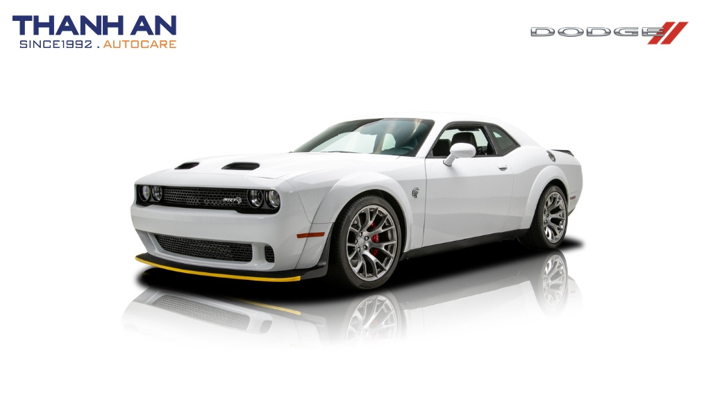 thay-lop-xe-Dodge-Challenger-SRT-tai-quan-7-tphcm