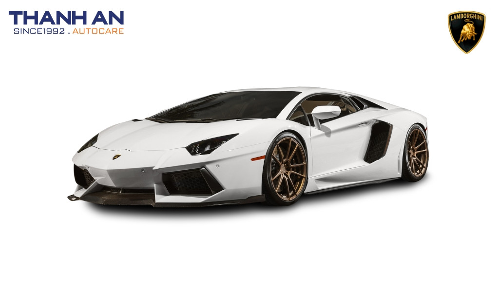 thay-lop-xe-Lamborghini-Aventador-tai-quan-7-tphcm